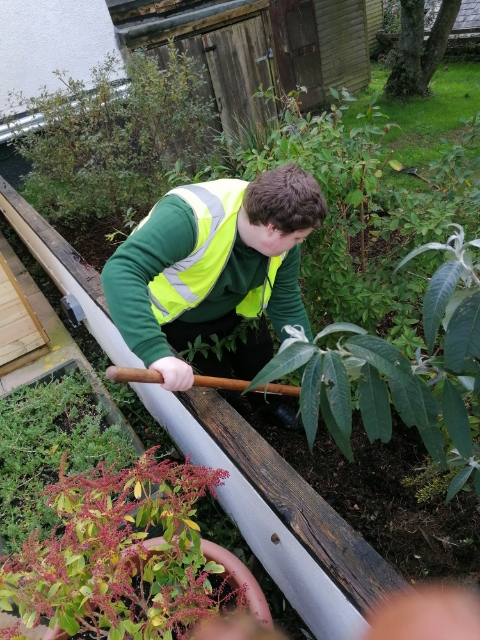 Volunteering at Polventon #2